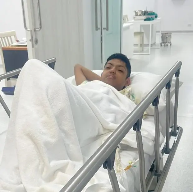 Caso de Ali: Espina Bífida & Terapia con Células Madre en Beike